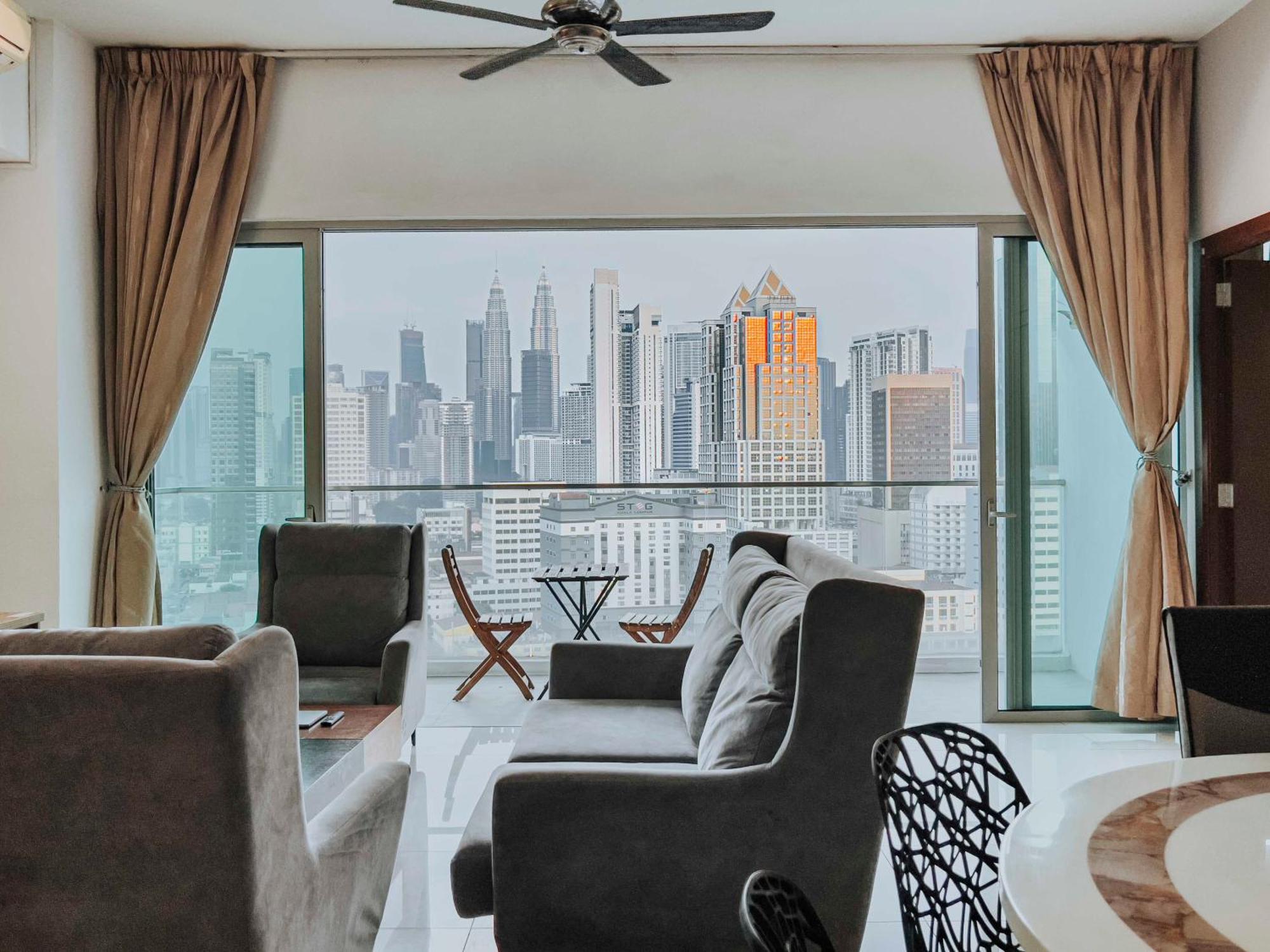 Regalia Residence The Sky Pool Suite 쿠알라룸푸르 객실 사진