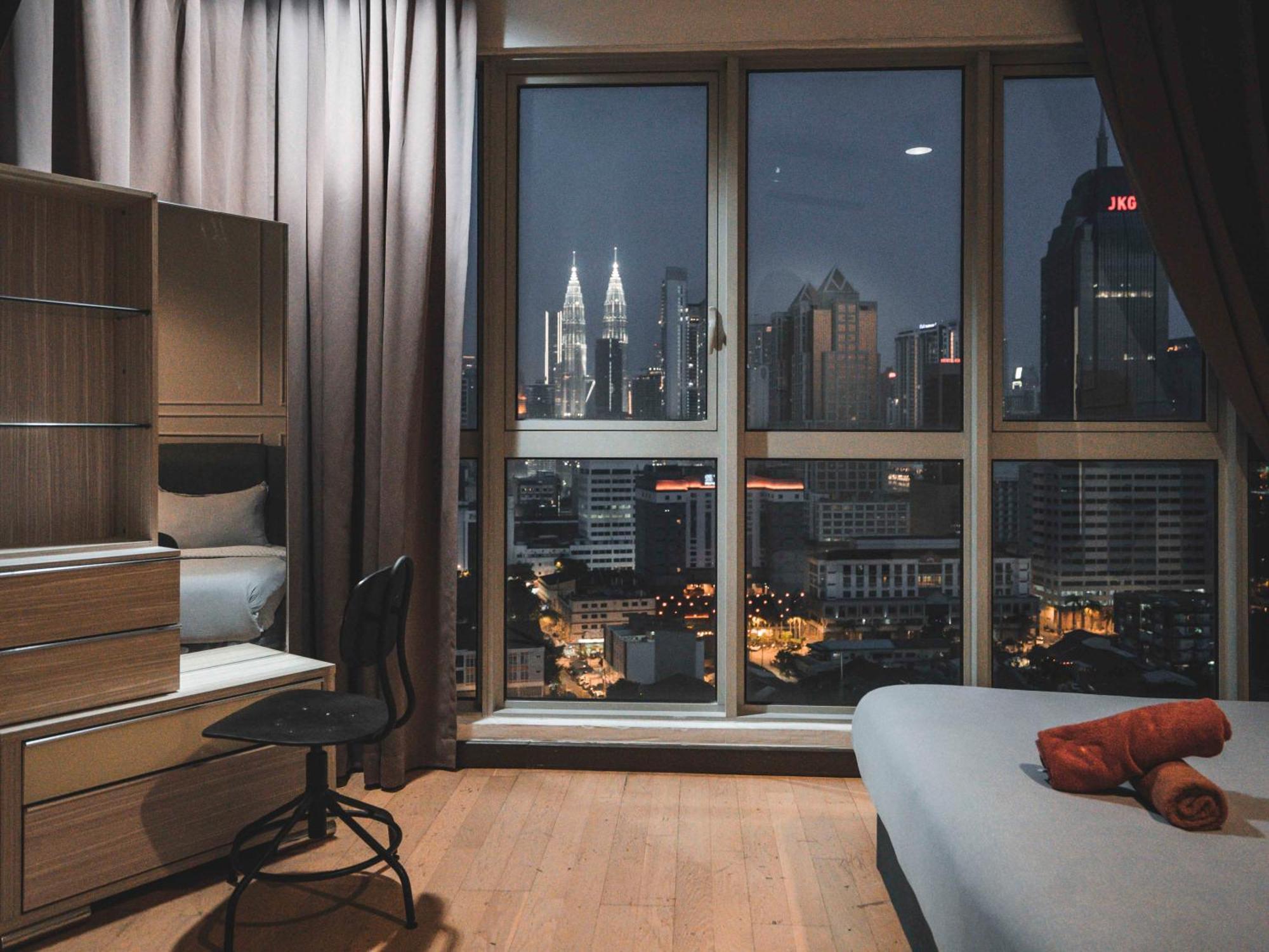 Regalia Residence The Sky Pool Suite 쿠알라룸푸르 객실 사진